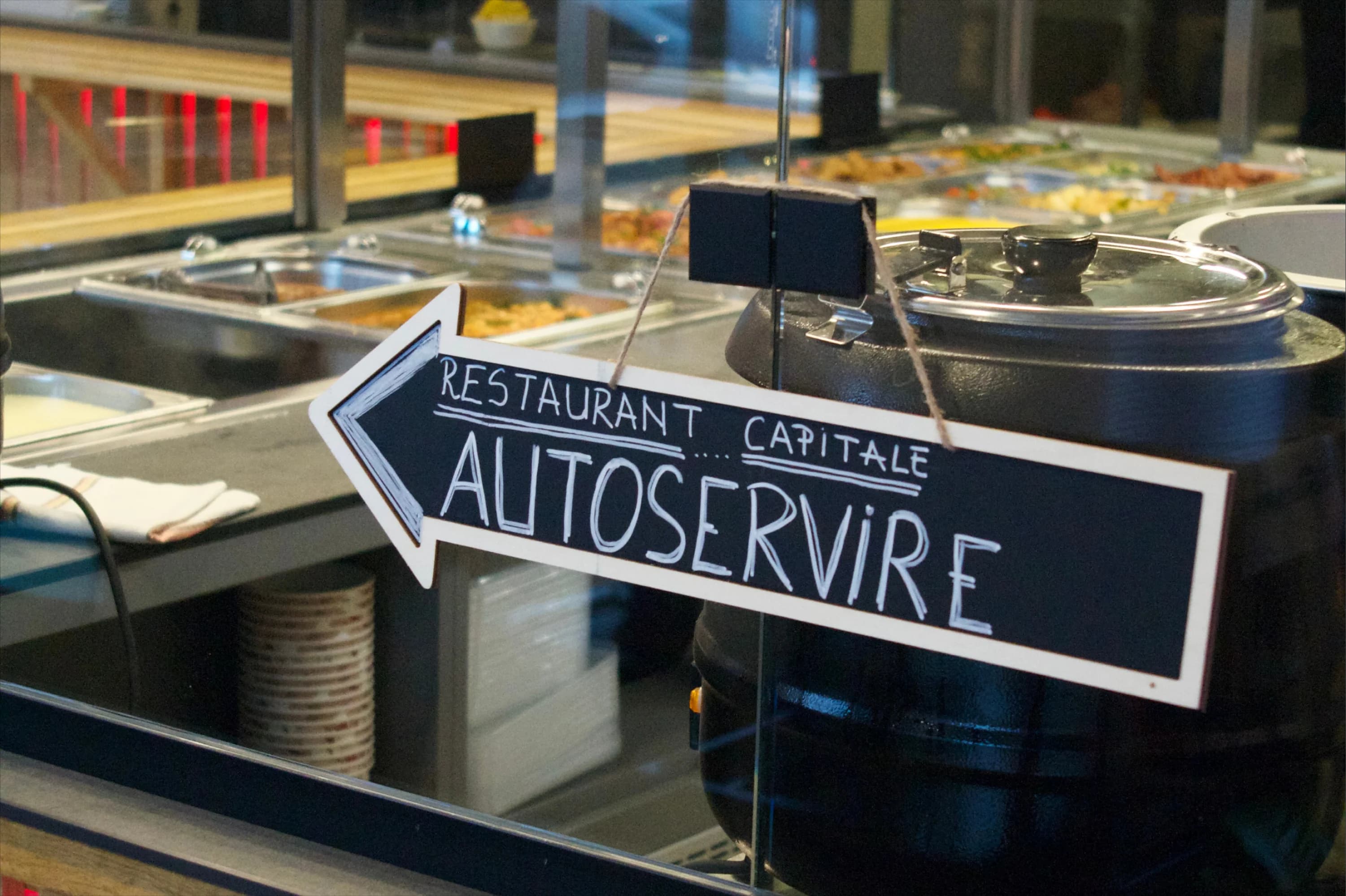 Interiorul restaurantului Capitale